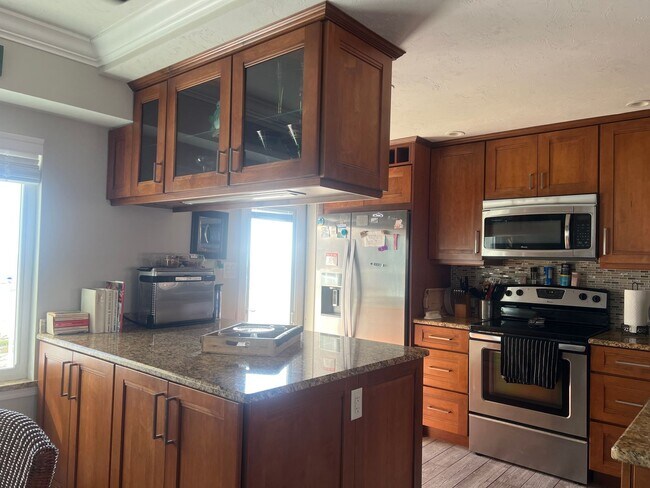 Foto del edificio - NEW PRICE! 2BD/2BA with Detached Carport on Venice Island!