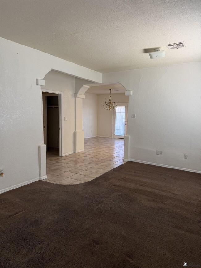 Building Photo - 804 S Dora Ave