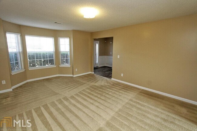Building Photo - 2042 Ivy Fork Ln