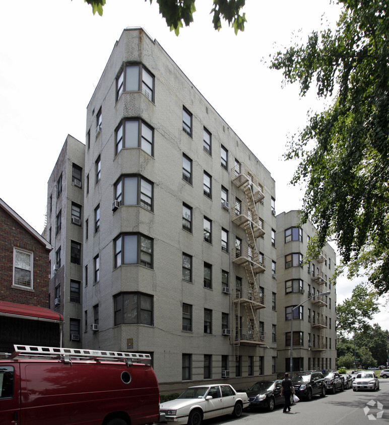 Building Photo - 2206 Holland Avenue Apartments