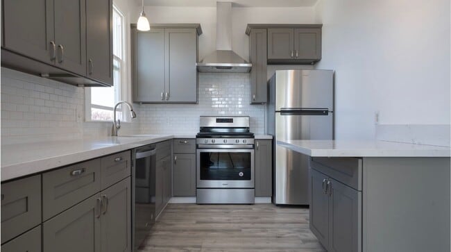 Building Photo - 2269 San Antonio Ave