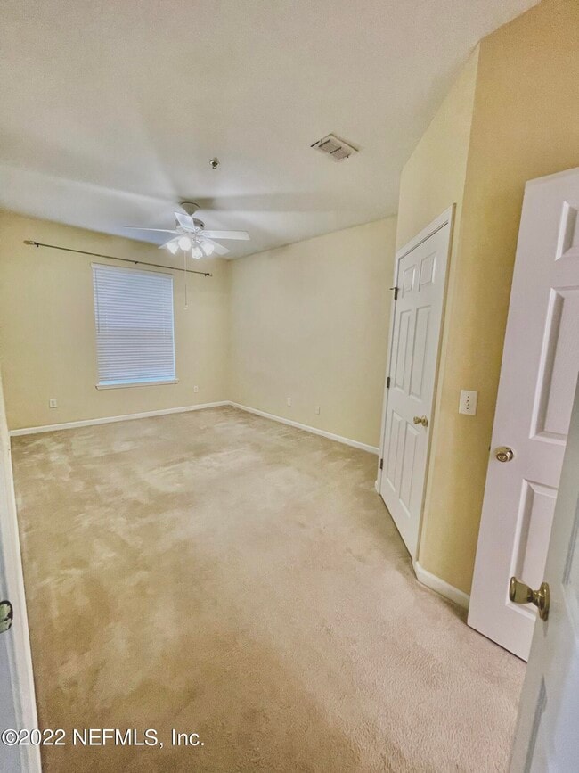 Building Photo - 7801 Point Meadows Dr