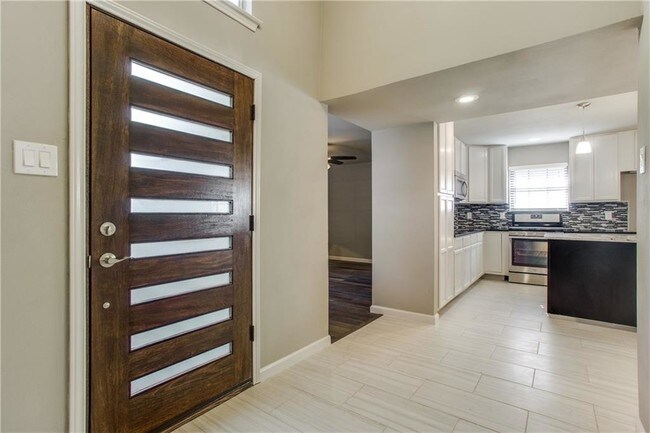Building Photo - 1132 Mill Springs