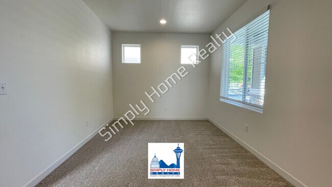 Foto del edificio - Welcome to Your 4-Bedroom Dream Home!??