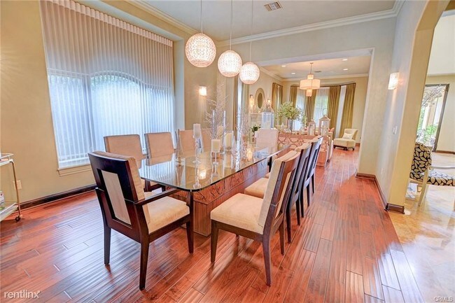 Building Photo - 7 br, 8 bath House - 69 W Longden Ave
