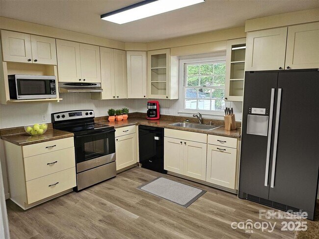 Foto del edificio - 1109 Reid Harkey Rd