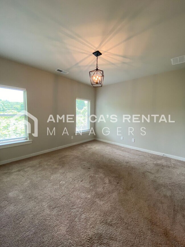 Foto del edificio - Home for Rent in Weaver, AL!!! Available to View Now!!
