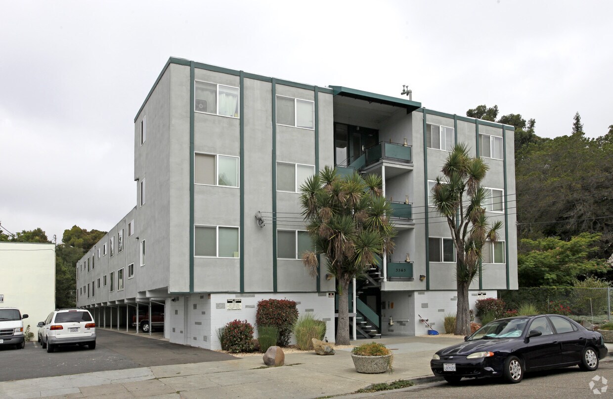 3565 Diamond Ave - 3565 Dimond Ave