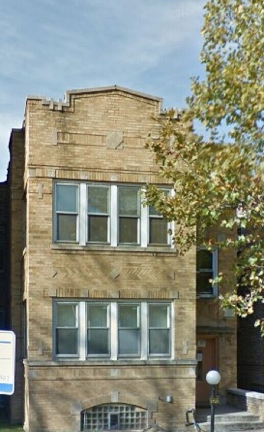 Primary Photo - 8016 S St Lawrence Ave