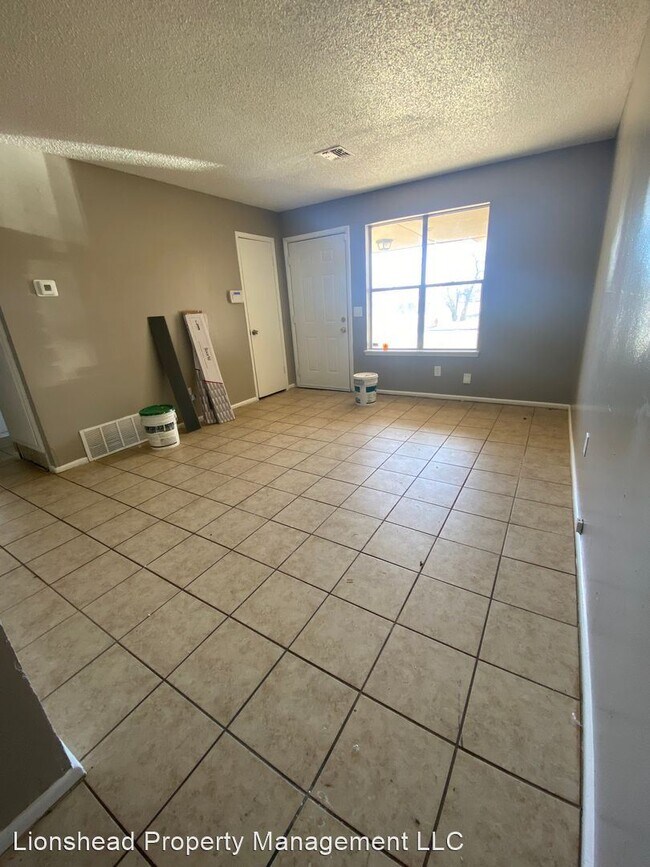 Building Photo - 4 br, 1.5 bath House - 301 NW 83rd St.