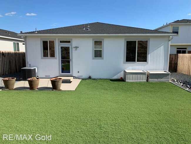 Foto del edificio - 3 br, 2 bath House - 2355 Blue Canyon Court