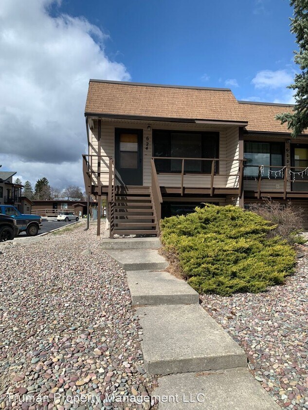 Primary Photo - 2 br, 1.5 bath House - 624 Pine Ave