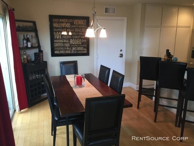 Foto del edificio - 3 bedroom in Valencia CA 91355