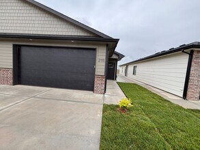 Building Photo - 2113-2115 N Reece St