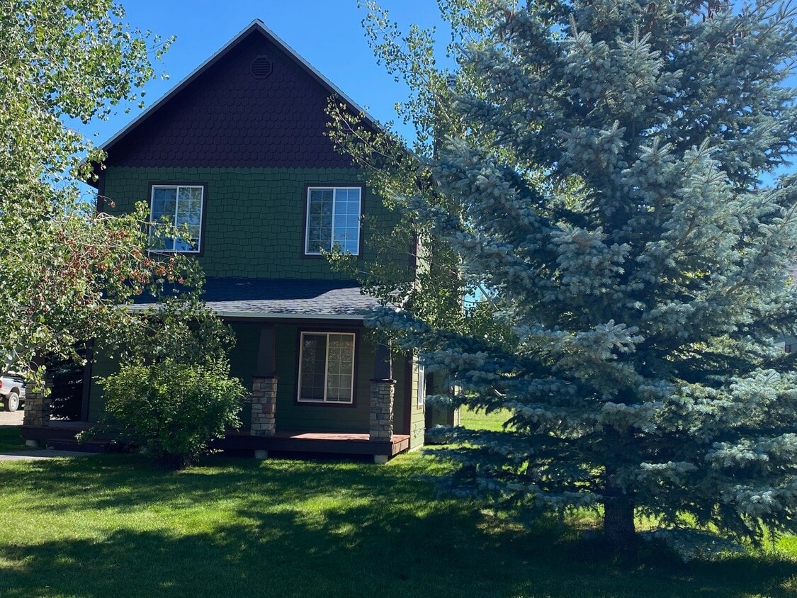 Primary Photo - 10 month lease - 1 Bedroom 1 Bath Detached...