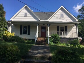 Building Photo - 919 N Church St