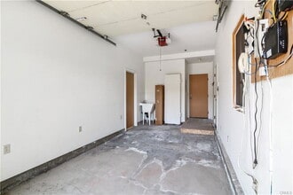 Building Photo - 4359 Fairlawn Dr