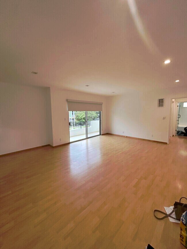 Foto del edificio - 1608 S Bentley Ave