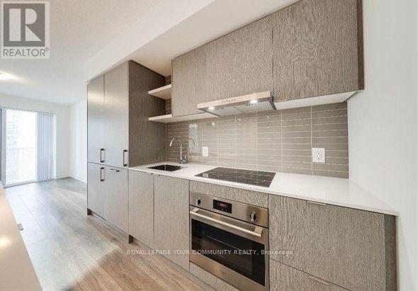 Photo du bâtiment - 100 Harbour St