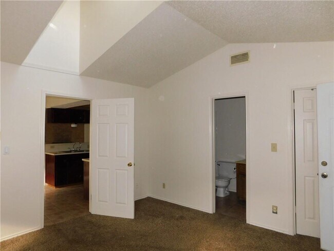 Foto del edificio - 8802 Cainwood Ln
