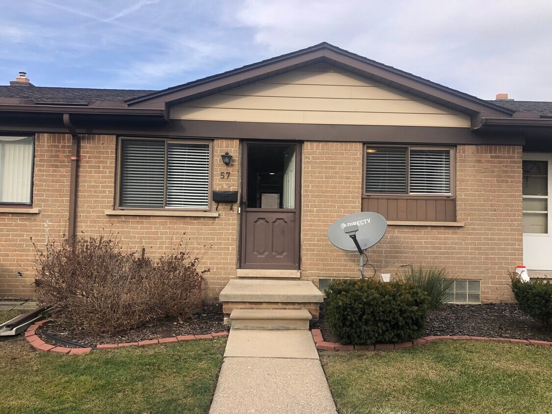 8401 18 Mile Rd Unit 1, Sterling Heights, MI 48313 Condo for Rent in