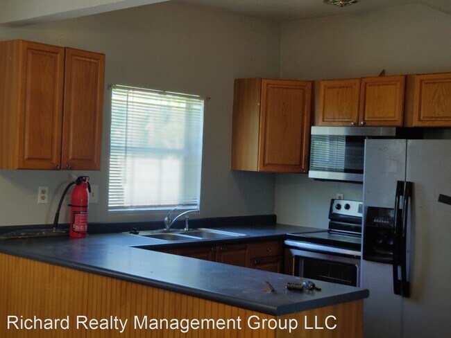 Building Photo - 4 br, 2 bath House - 4300 Walbridge St