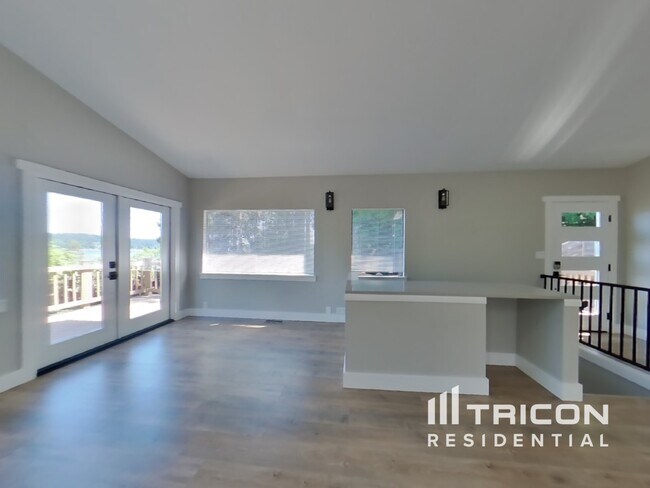 Foto del edificio - 5555 Madrona Ave NE