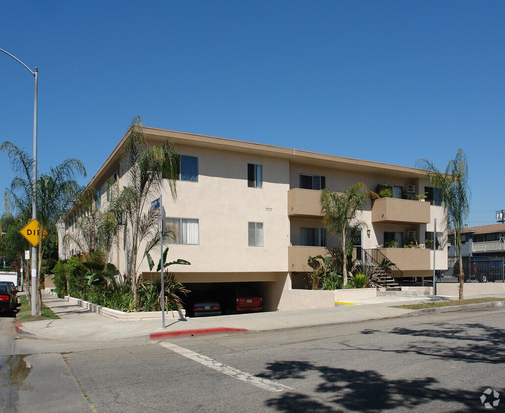 Primary Photo - 903 N Hudson Ave