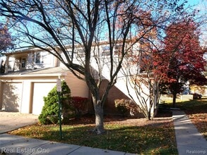 Building Photo - 5082 Buckingham Pl Dr