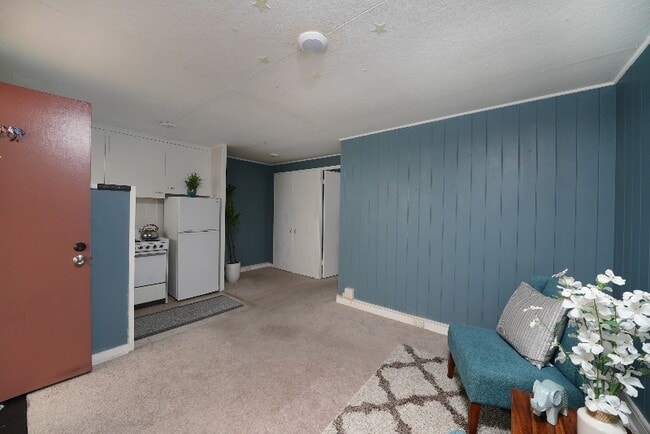 Building Photo - 821 Kinau St