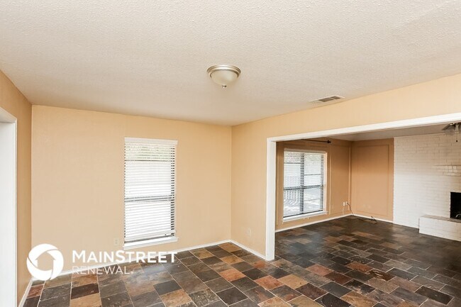 Building Photo - 1003 Glenn Dr