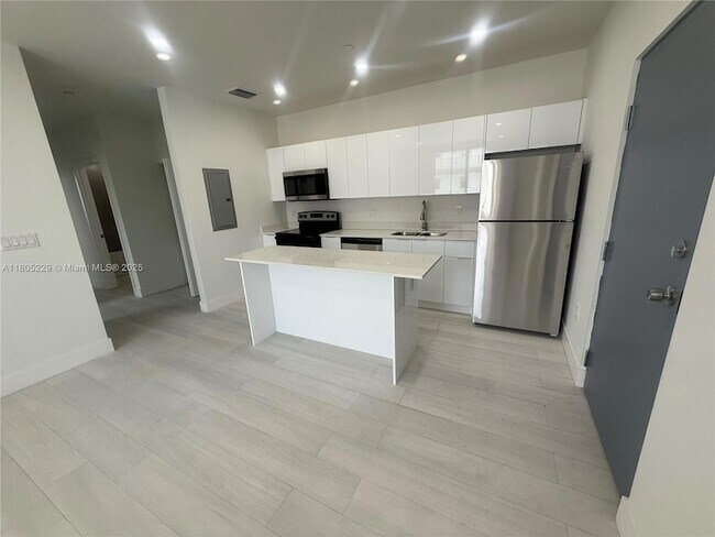 Foto del edificio - 879 E 24th St