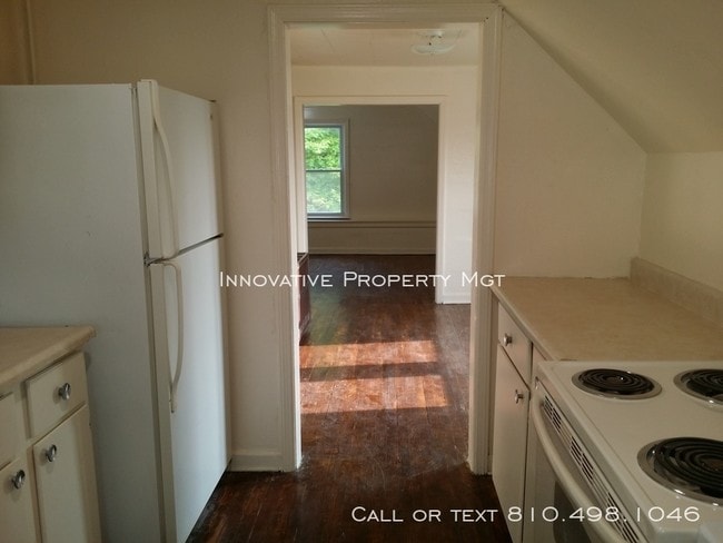 Building Photo - 2244 E Parkwood Ave