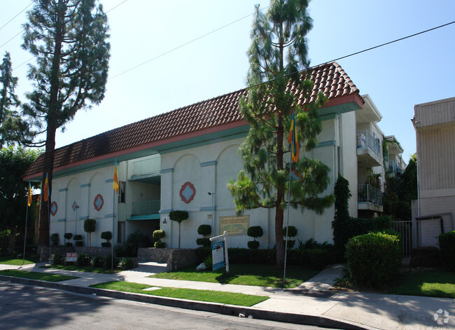 Building Photo - Canoga Plaza Apartments