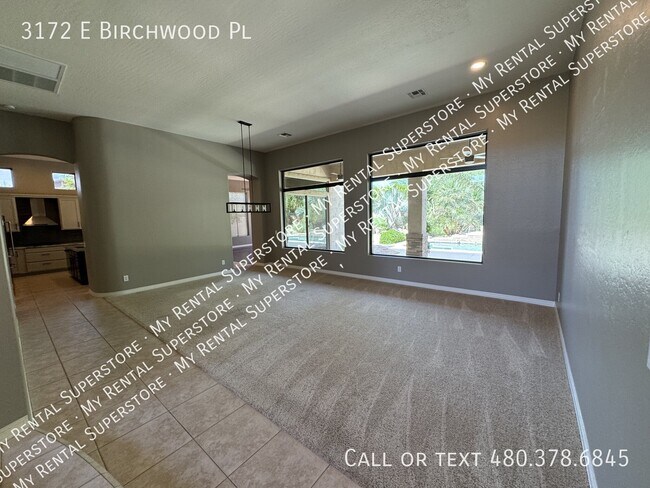 Foto del edificio - 3172 E Birchwood Pl