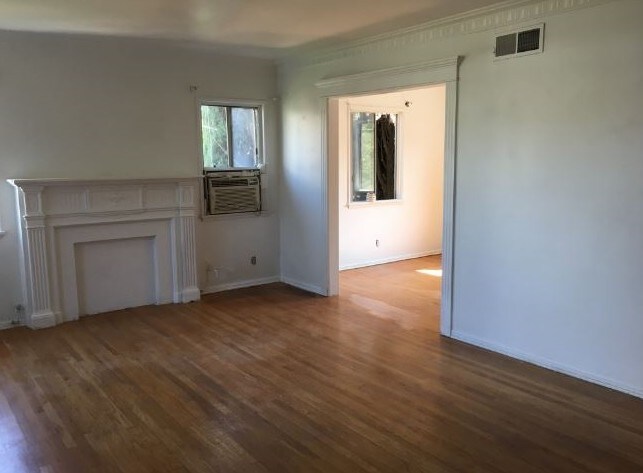 Building Photo - 1533 Veteran Ave