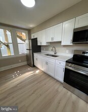 Building Photo - 244 Glover St