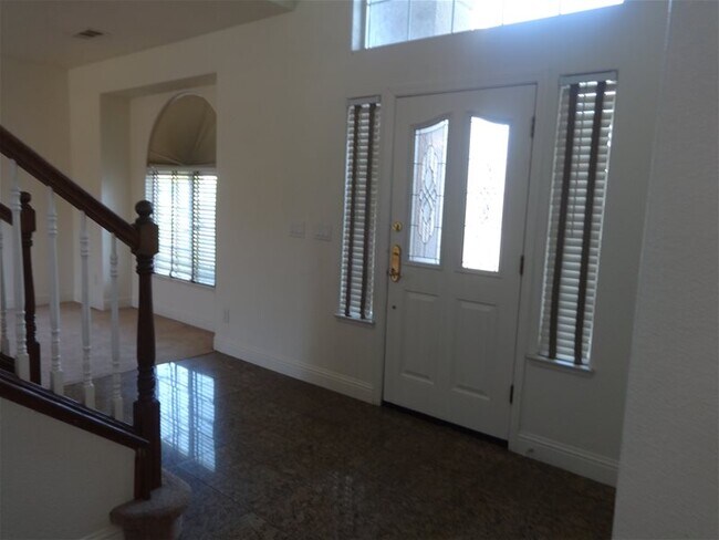 Foto del edificio - 1826 McCune Ave