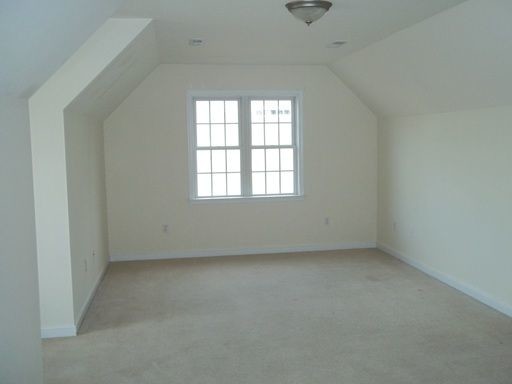 Building Photo - 4 Bedroom home for rent