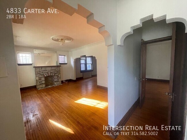 Foto del edificio - Charming 2 Bedroom/1Bath with Lots of Space