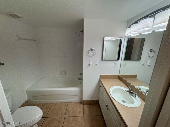 Foto del edificio - 1240 Wildwood Lakes Blvd