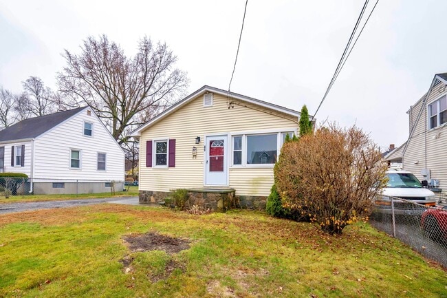 Foto del edificio - 45 Voight Ave