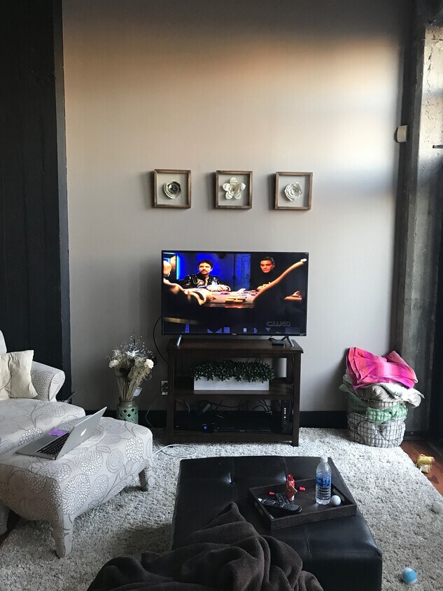 Foto del edificio - 460 W Canfield St