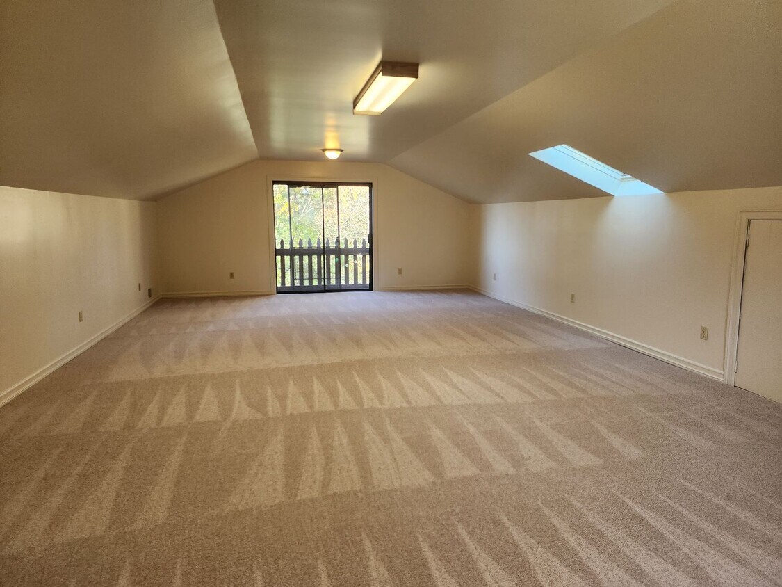 Foto principal - 8971 Oak Grove Ave