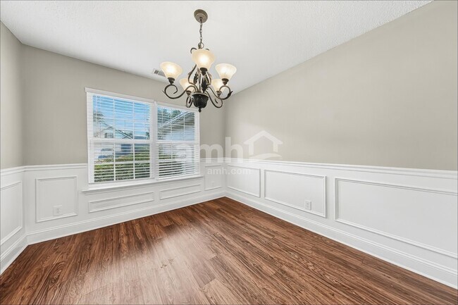 Building Photo - 738 Laurel Hill Cir
