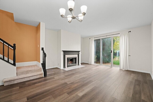 Foto del edificio - 2-Bedroom Townhouse in Waukegan - Gurnee School District