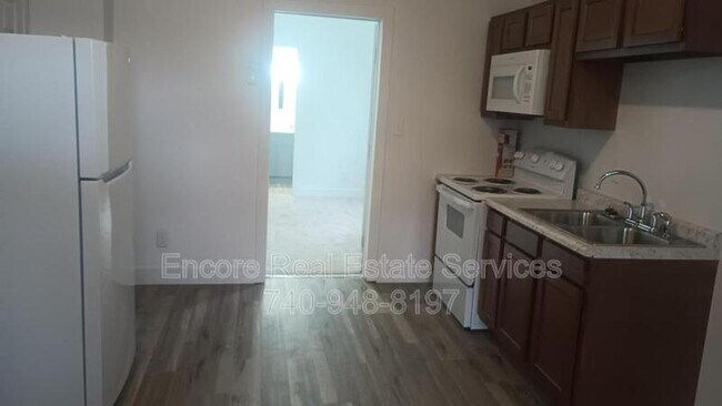 Foto del edificio - 325 Hudson Ave