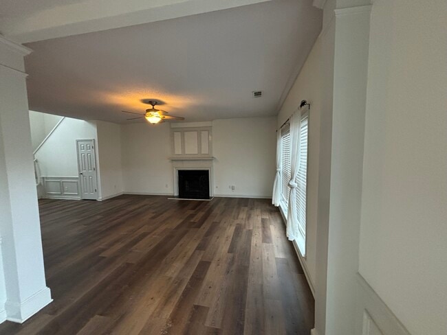 Building Photo - 1718 Bentridge Dr
