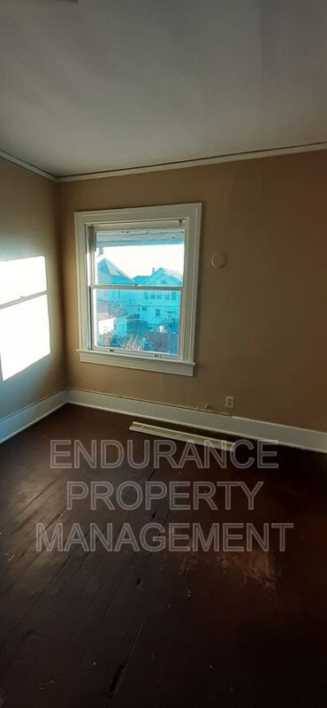 Foto del edificio - 816-818 Harvard Blvd