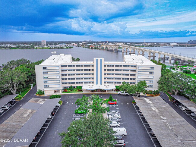 Foto del edificio - 1224 S Peninsula Dr